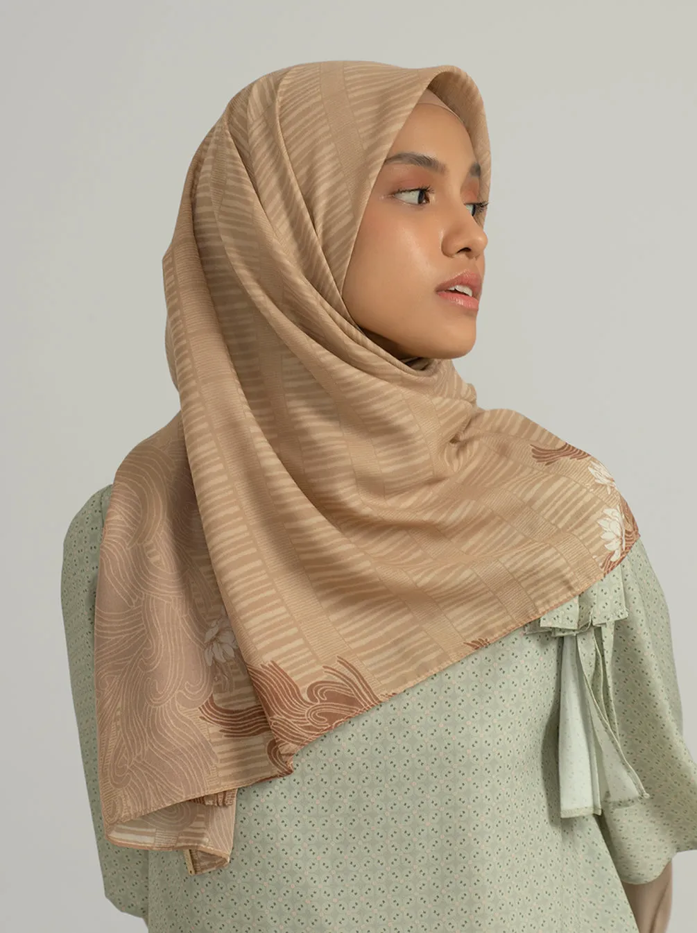 BHANAVI SCARF PONY TAIL