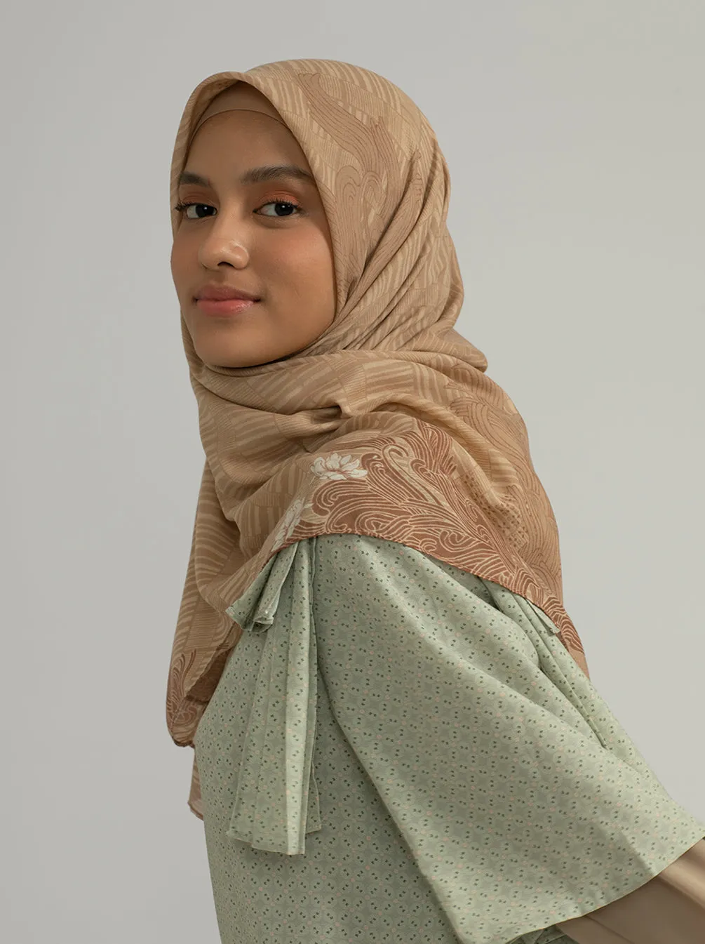 BHANAVI SCARF PONY TAIL