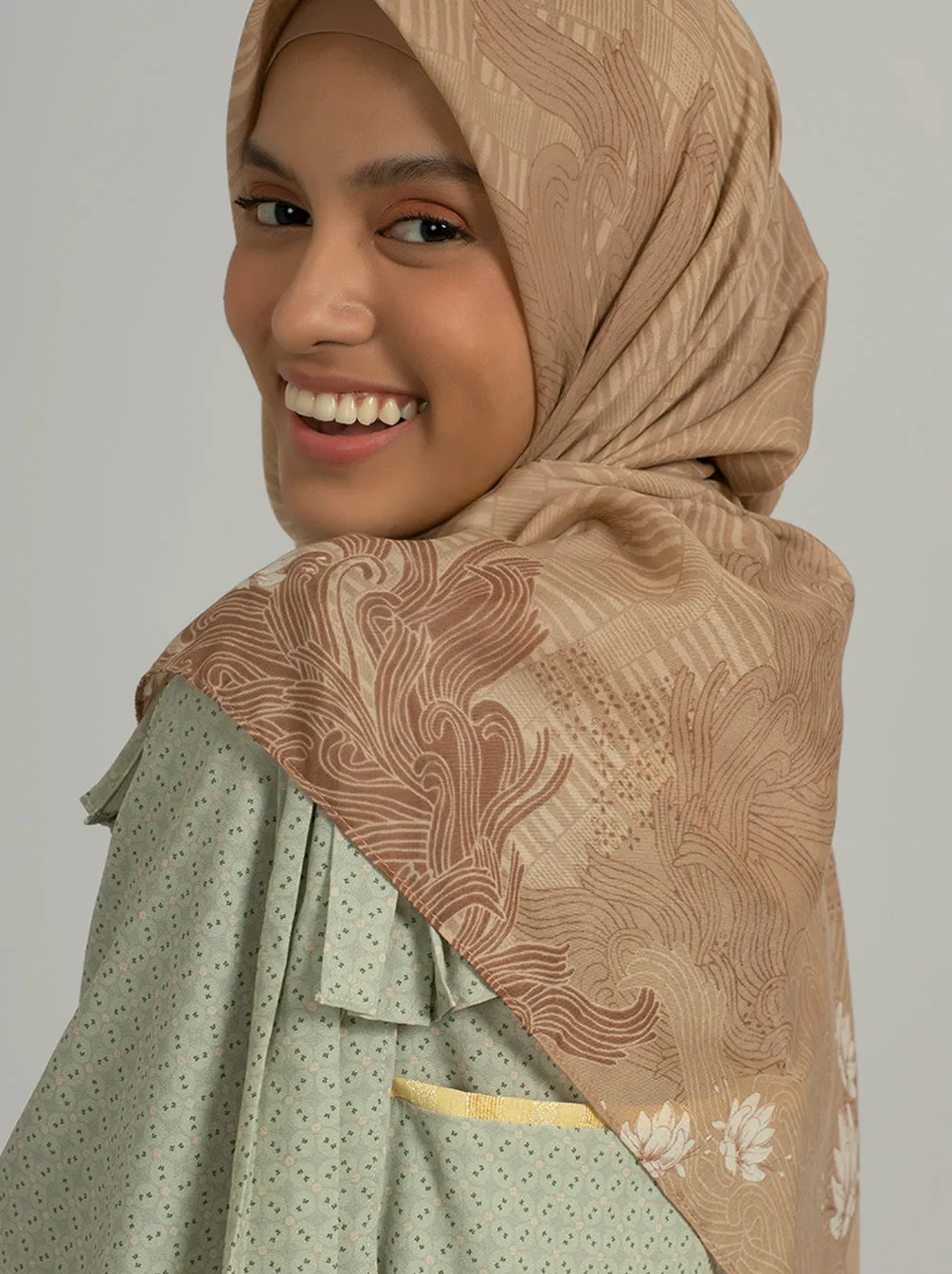 BHANAVI SCARF PONY TAIL