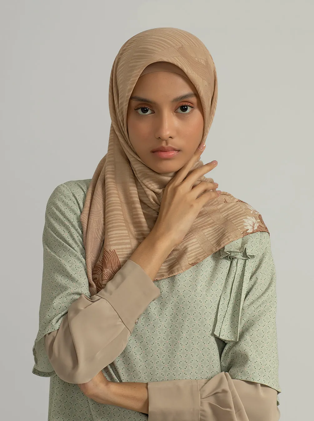 BHANAVI SCARF PONY TAIL