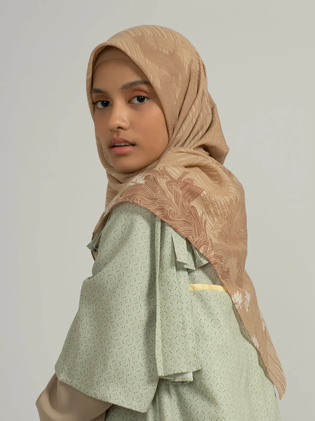 BHANAVI SCARF PONY TAIL