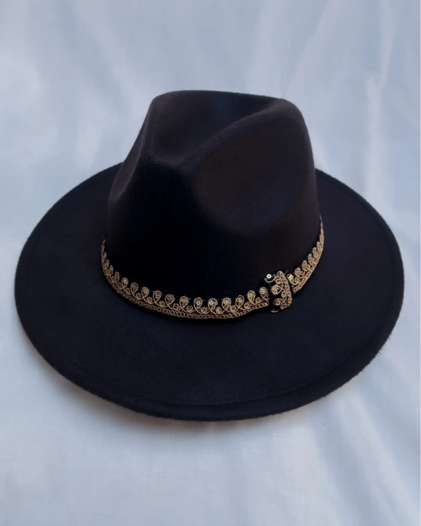 Black embroidered hat