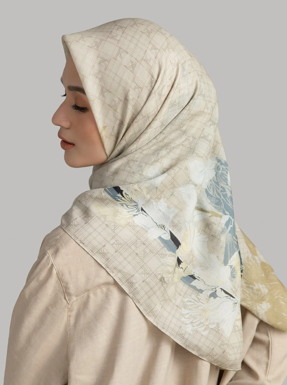 MINERVA SCARF ALMOND