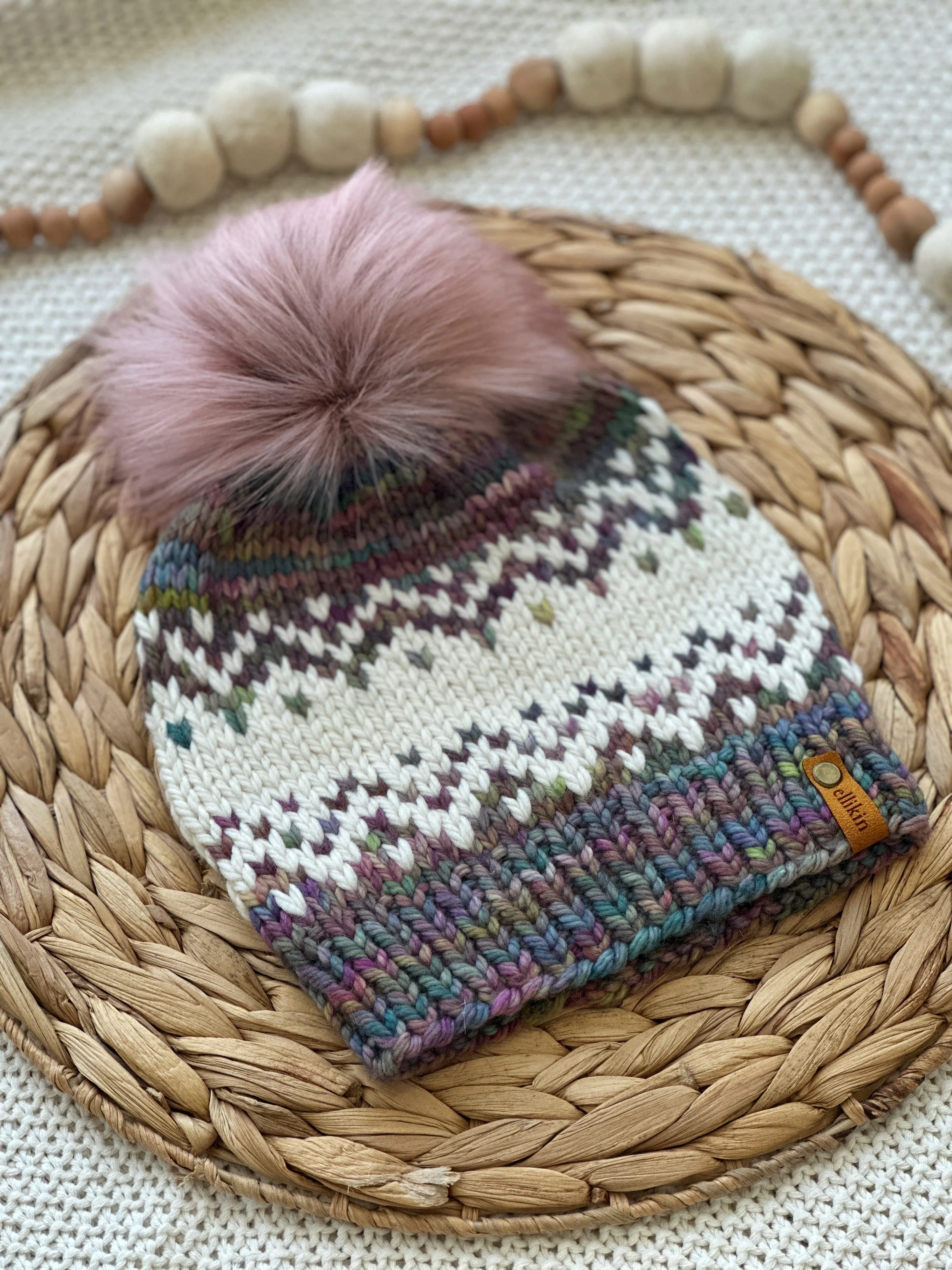 Sawtooth Mountains Hat in Arco Iris
