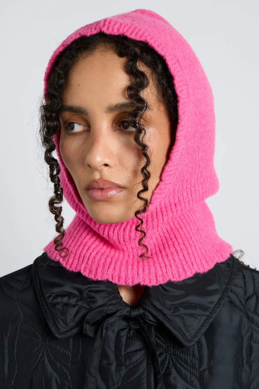 scalloped edge hood in pink