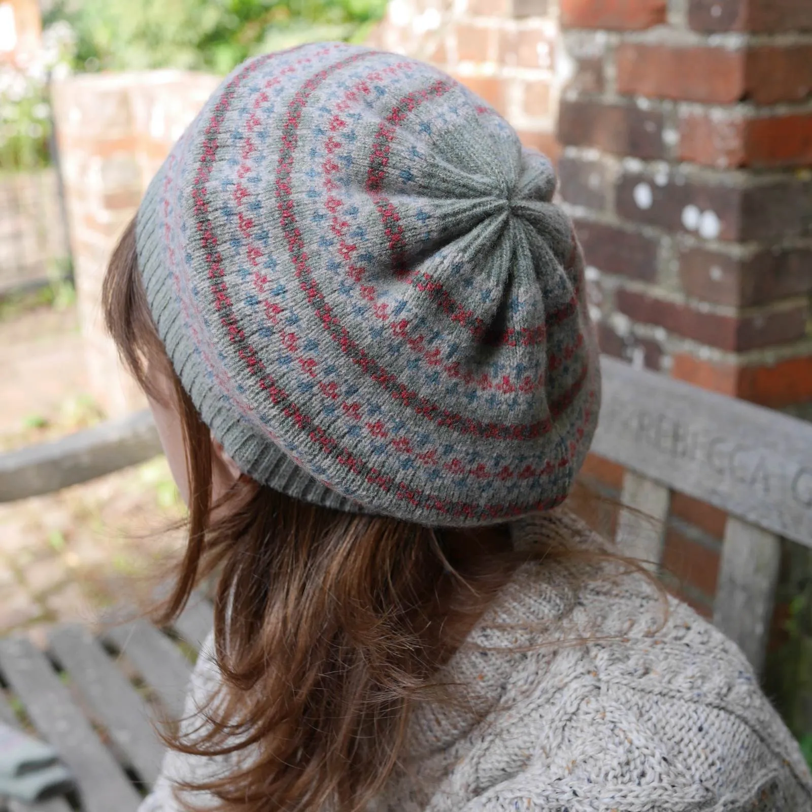 Elegant Scottish Fair Isle Wool Beret - Cozy Knit Hat with Traditional Patterns