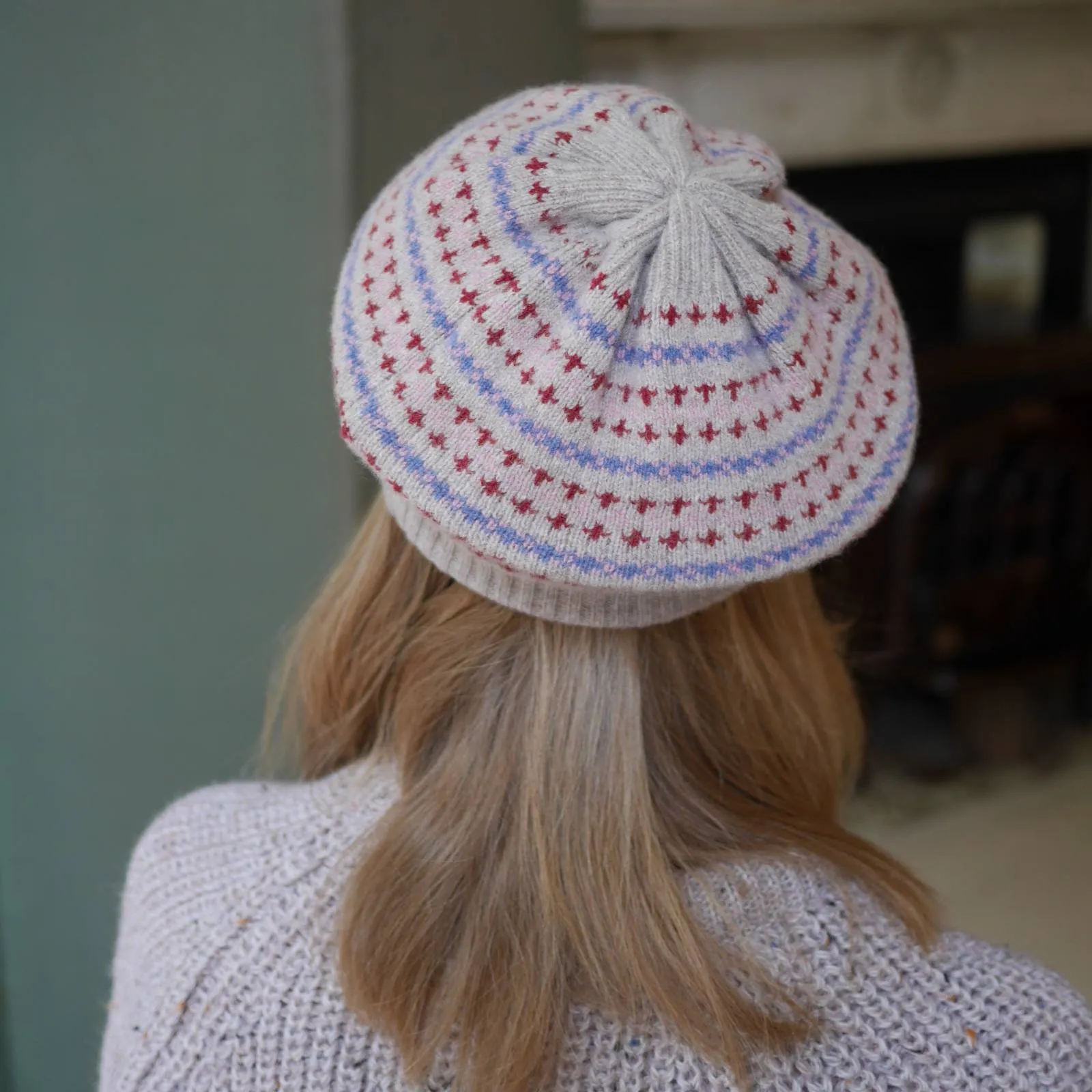 Elegant Scottish Fair Isle Wool Beret - Cozy Knit Hat with Traditional Patterns